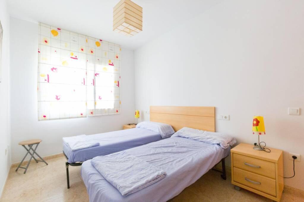 La Rapita - Apartamento De Dos Dormitorios Con Piscina Comunitaria Alcanar Luaran gambar