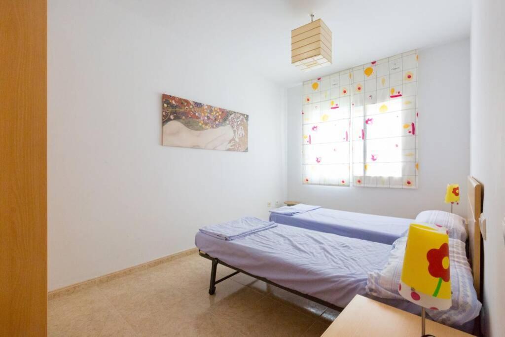 La Rapita - Apartamento De Dos Dormitorios Con Piscina Comunitaria Alcanar Luaran gambar