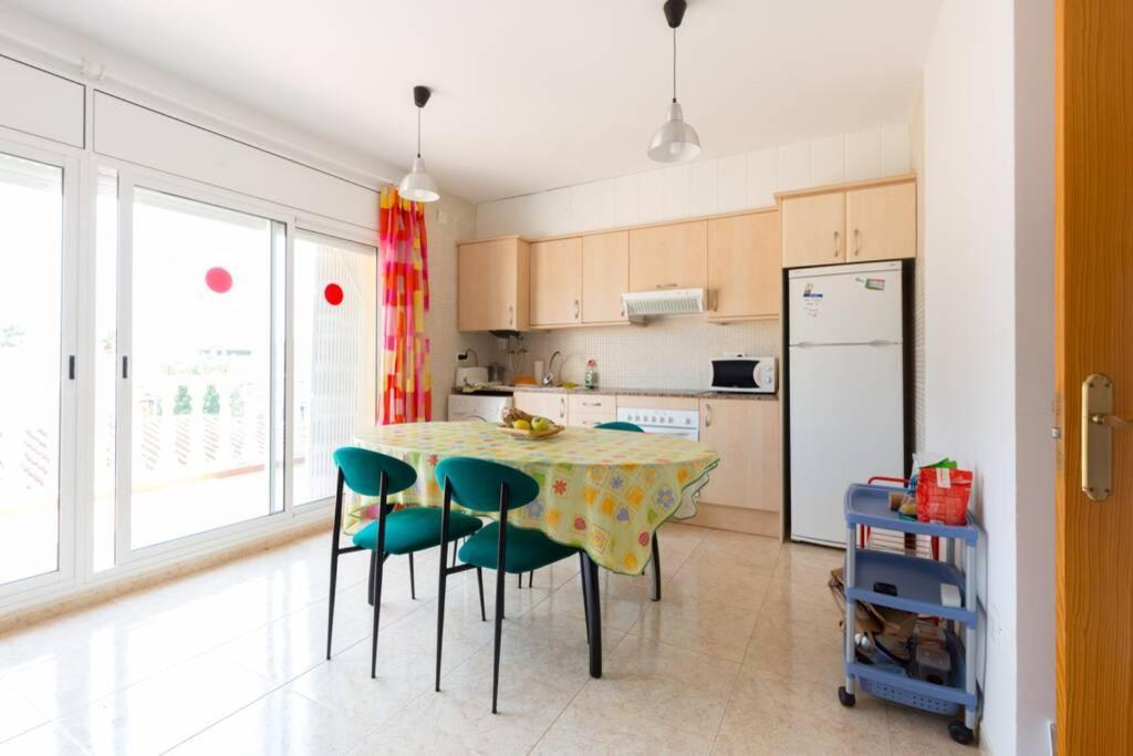La Rapita - Apartamento De Dos Dormitorios Con Piscina Comunitaria Alcanar Luaran gambar