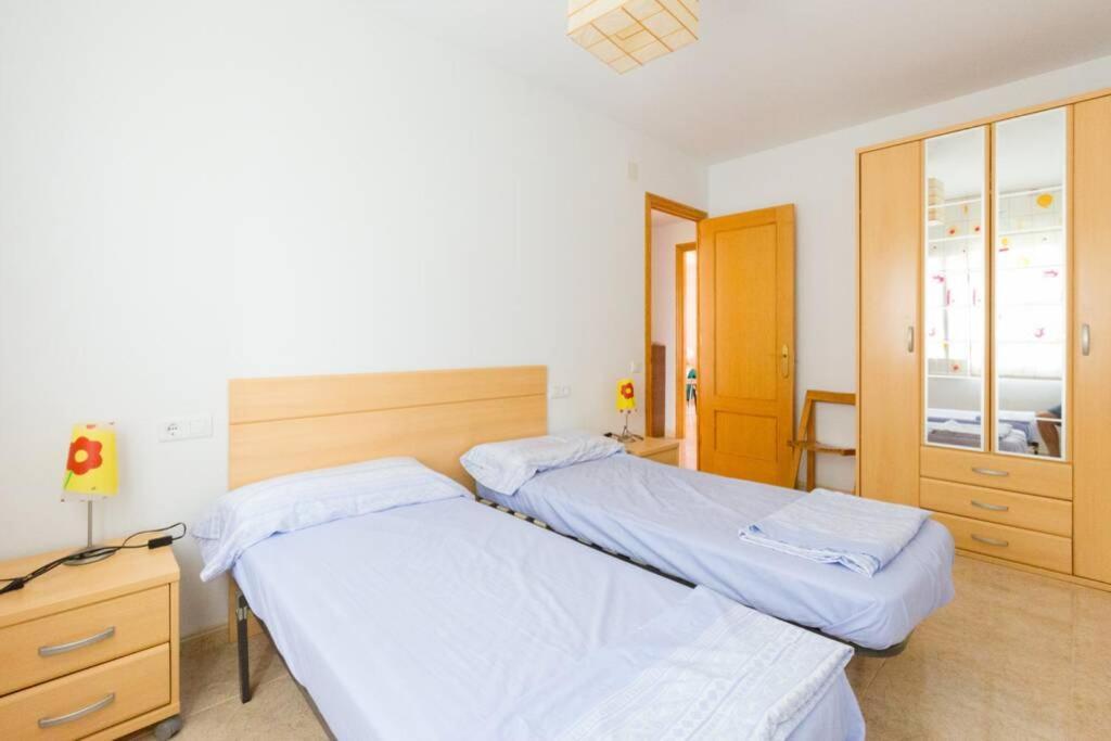 La Rapita - Apartamento De Dos Dormitorios Con Piscina Comunitaria Alcanar Luaran gambar