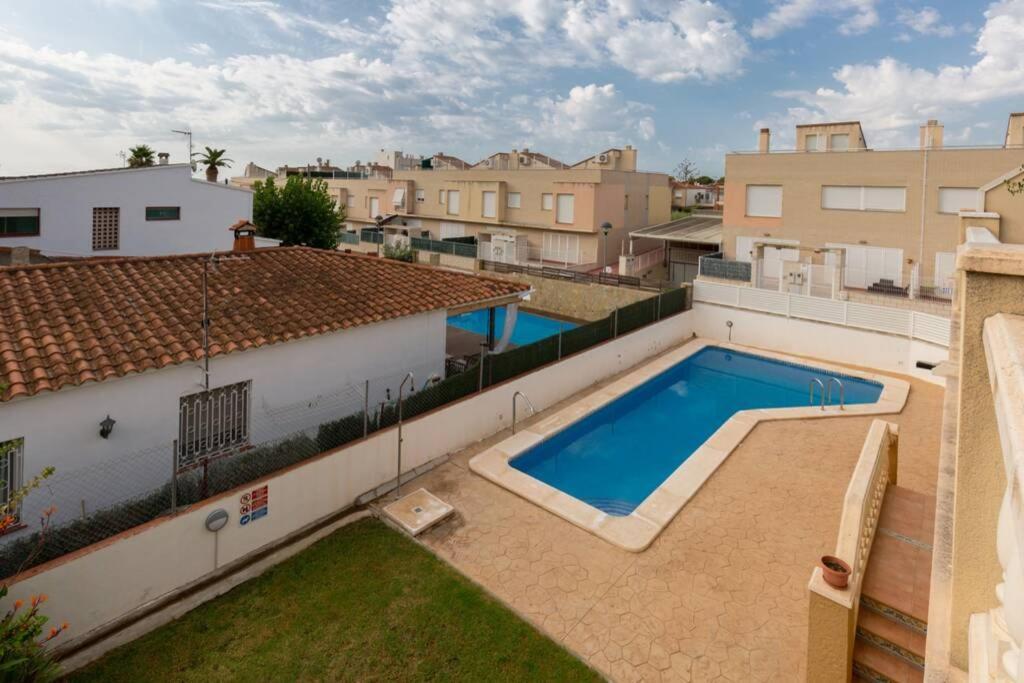 La Rapita - Apartamento De Dos Dormitorios Con Piscina Comunitaria Alcanar Luaran gambar